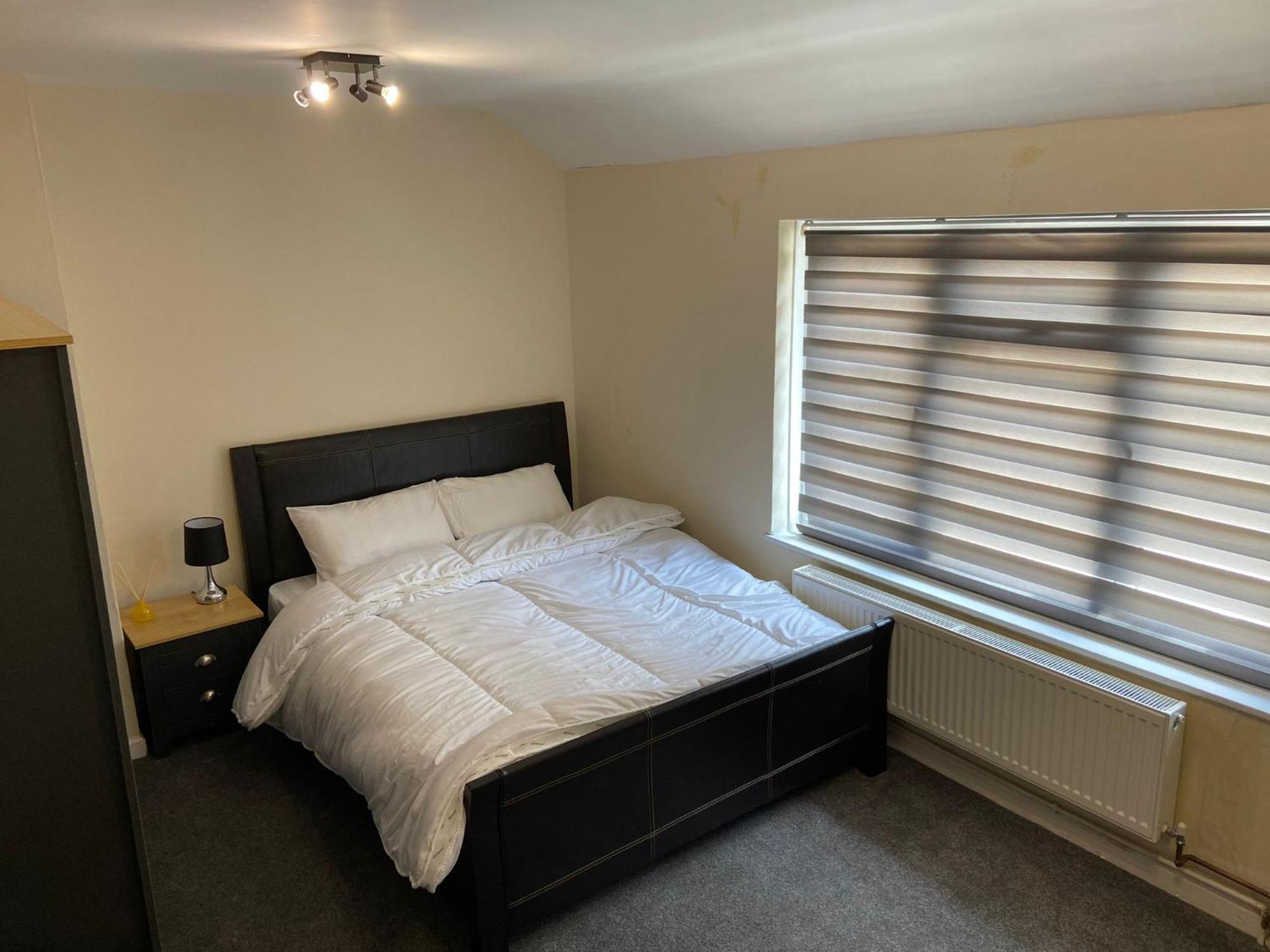 Peeams Abode Apartment Dagenham Bagian luar foto